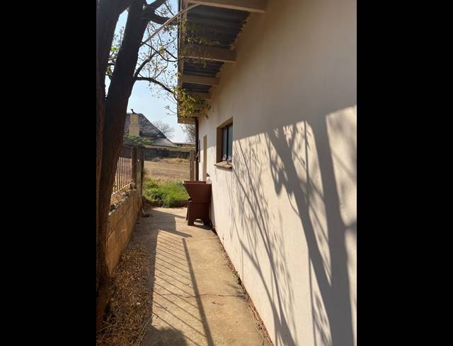 4 BEDROOM HOUSE FOR SALE IN SIGNAL HILL